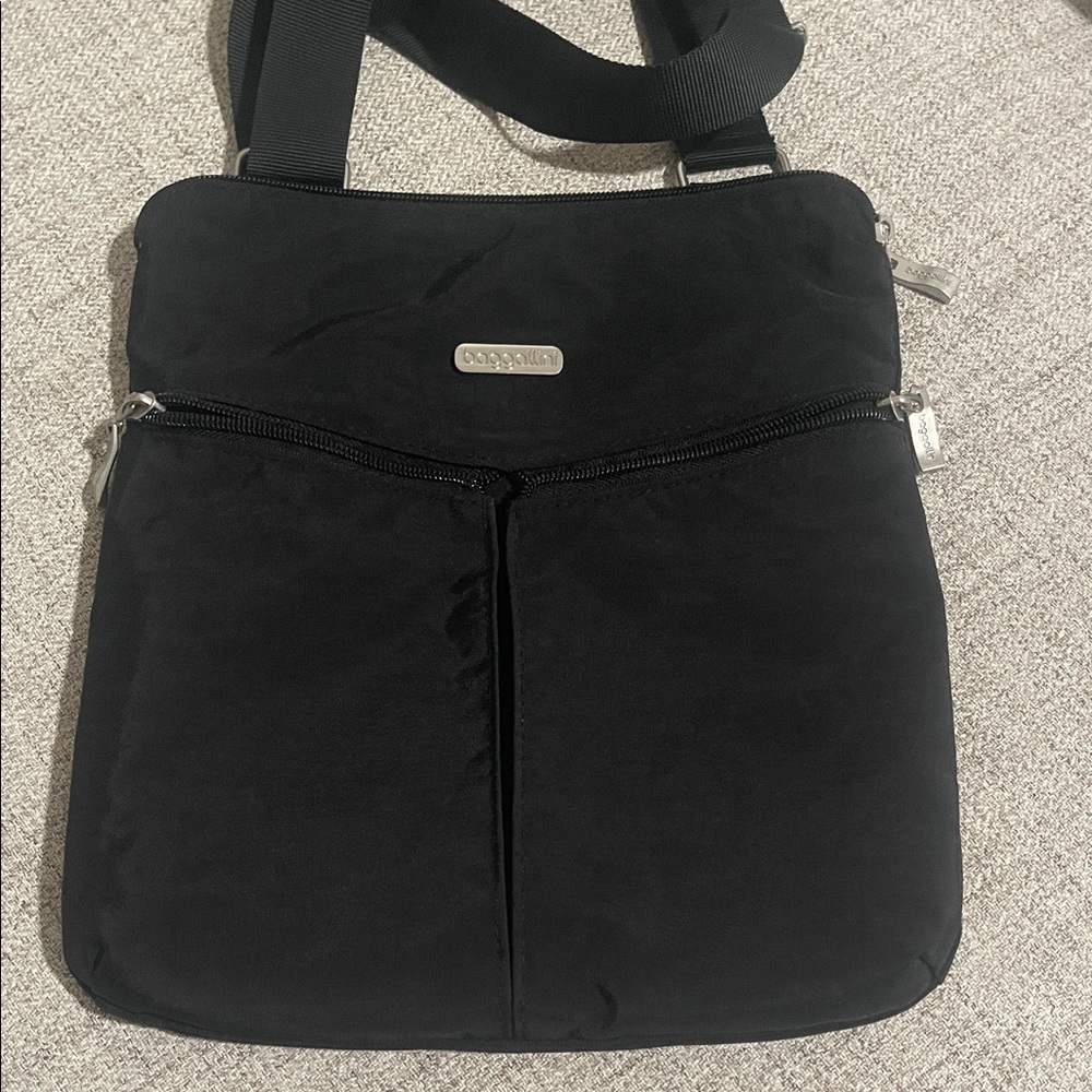 Baggallini Black Messenger Bag